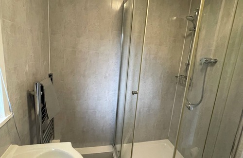 Bont Newydd Ski Chalet | Delightful 2 Bedroom Welsh Chalet, situated between Snowdonia and Caernarfon.