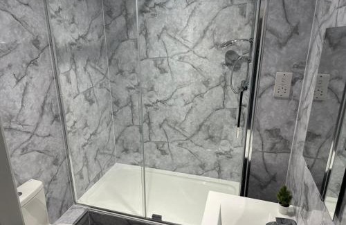 Long Eaton Apartment | Delightful 2-Bedroom Flat Perfect for City Adventurers