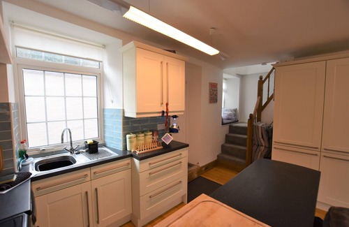 Aberdovey Cottage | Delightful 2 Bedroom Cottage, just Off Village Square, sleeps 4,Pets Friendly
