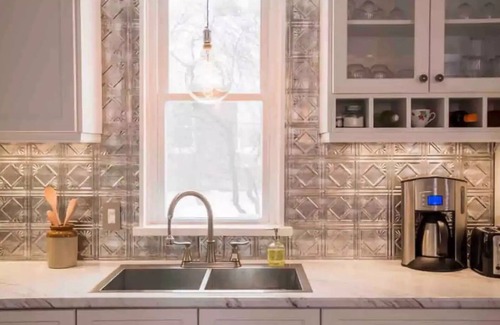 Prince Edward House | Delightful 2bdrm Church w/Incredible Water View!nn