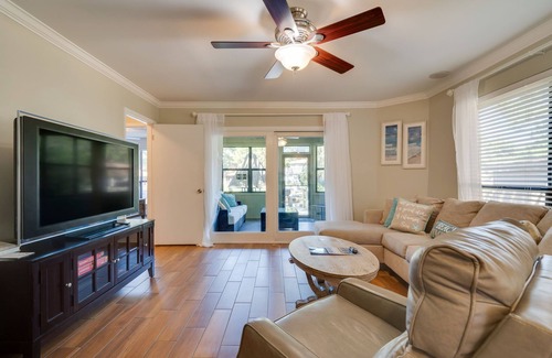 Miramar Beach House | Delightful 3 Bedroom Cottage in the Fairways with GOLF CART and Amenities!