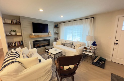 Normandy Park House | Delightful 3-bedroom house in Normandy Park