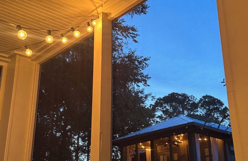 Orange Beach Cottage | Delightful 3-bedroom cottage with screened in porch and dock in Orange Beach.