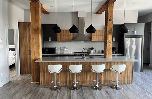 Ville-Marie Condo | Delightful 3-bedroom 3BA condo in Old Montréal including parking on premises