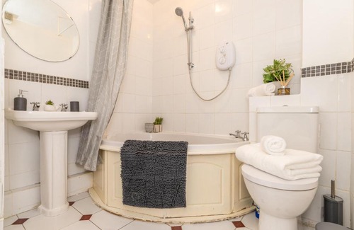 Blaby House | Delightful 3 bedroom house with free parking