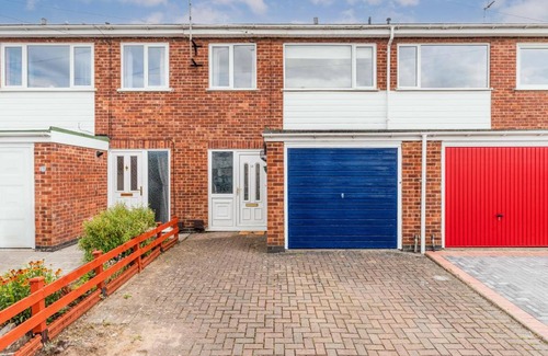 Blaby House | Delightful 3 bedroom house with free parking