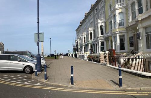 Llandudno House | Delightful 3 bedroomed cottage in Llandudno