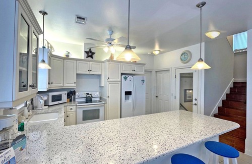 White Sands Cottages House | Delightful 3-br, 3-ba Gulf view town home with roof top observation deck!