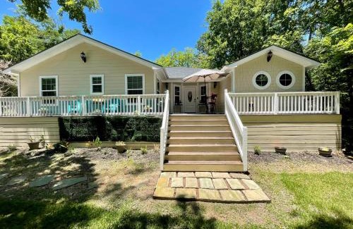Cape Royale Villa | delightful 4-bedroom house in Coldspring Texas