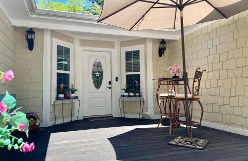 Cape Royale Villa | delightful 4-bedroom house in Coldspring Texas