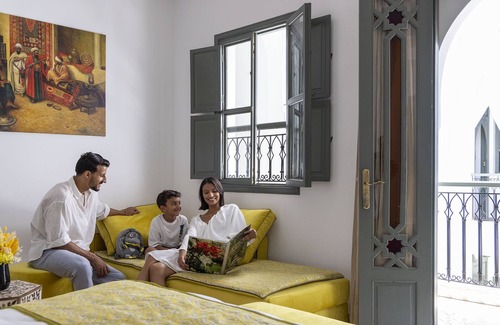 Bab Doukkala House | Delightful 6-bedroom riad in Marrakech with AC, WiFi,heated swimming pool