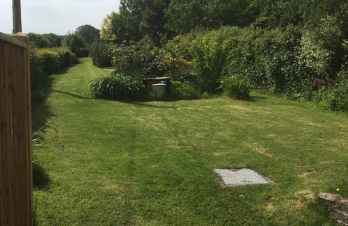 Edenbridge House | Delightful and beautifully proportioned cottage.