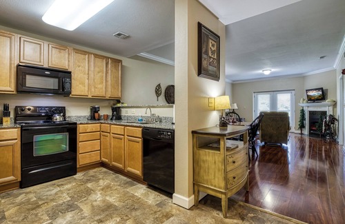 Pigeon Forge Condo | Delightful and Convenient Smoky Mountain View Condo! 2303