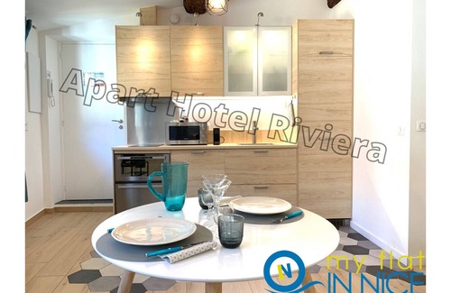 Old Town Apartment | Delightful and welcoming 1 bedroom A/C -