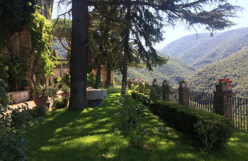 Roccantica Apartment | Delightful apartment in the greenery that tells the story of the Sabina