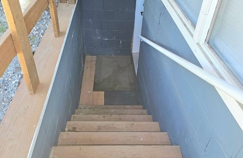 Fairbanks Apartment | Delightful Apartment (Basement) with 2- bdrms near Downtown w/WiFi in Fairbanks