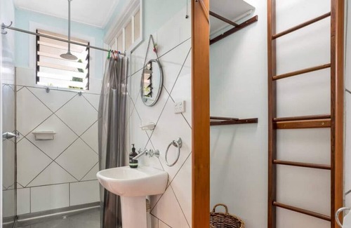Cairns House | Delightful Artsy Queenslander