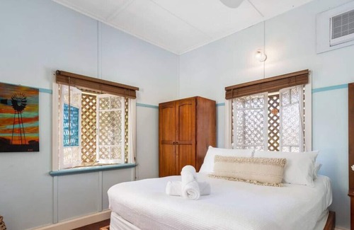 Cairns House | Delightful Artsy Queenslander
