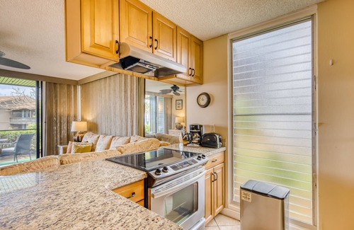 Kahana Condo | Delightful beach getaway with pool, grills, ocean views, & fast WiFi