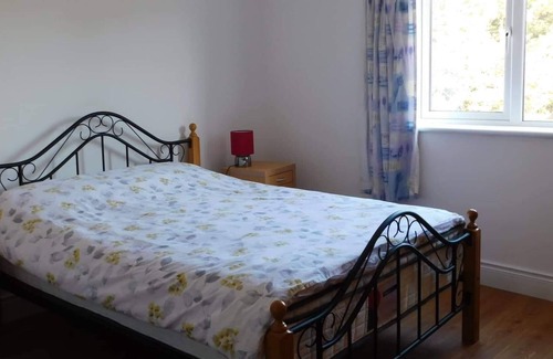 Skibbereen House | Delightful bungalow near Skibbereen & Baltimore