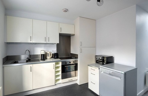 Barbican Apartment | Delightful City of London 2BR w/Balcony, nr Tube Station, by Blueground