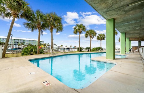 Fort Morgan House | Delightful condo on the bay with boat slips