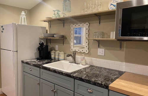 Poulsbo Cottage | Delightful cottage in the heart of Poulsbo, near Bainbridge Island & Silverdale