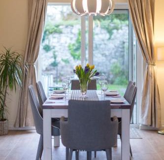 Kenmare House | Delightful cottage just steps from Kenmare town