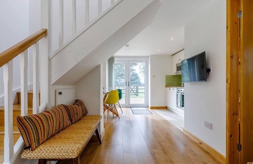 Tatton Park Cottage | Delightful Cottage with 2 Bedrooms near Knutsford