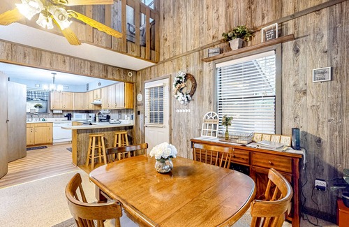 Blairsville Cabin | Delightful creekside cabin w/spacious deck, private hot tub, fire pit, & views