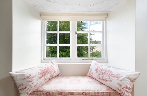 Barnstaple Cottage | Delightful dog friendly two bedroom character countryside cottage