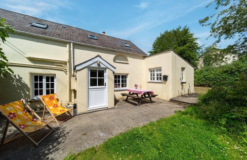 Barnstaple Cottage | Delightful dog friendly two bedroom character countryside cottage