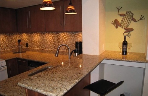 Clarksville Condo | Delightful Downtown West 6th Street Condo - Walk to Everything