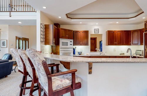 Sagamore House | Delightful escape with private pool, horseshoe pit, home gym, fast WiFi & grill