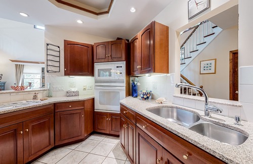 Sagamore House | Delightful escape with private pool, horseshoe pit, home gym, fast WiFi & grill