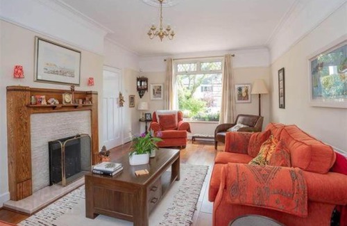 Belfast Central District Apartment | Delightful Family Home