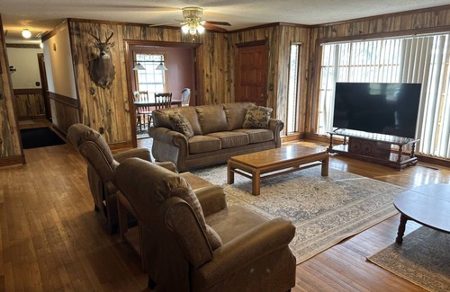 Marshallville Other | Delightful Farmhouse 4-bedroom 2 full bathrooms located in Marshallville, GA