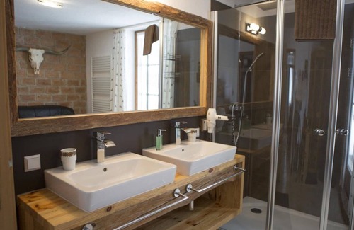 Untertauern House | Delightful Holiday Home in Untertauern with Sauna