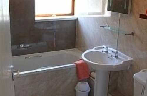 Pevensey Cottage | Delightful Holiday Cottage Close to Eastbourne in the grounds of a manor house