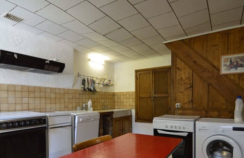 Grimonster House | Delightful Holiday Home in La Rouge Minière with Meadow View