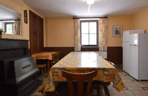 Grimonster House | Delightful Holiday Home with Meadow View