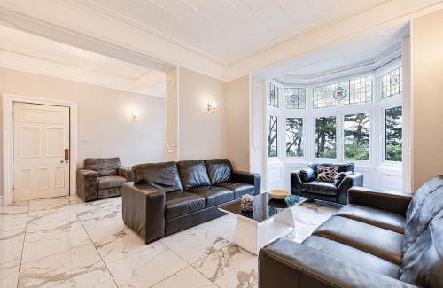 Dwygyfylchi House | Delightful holiday home with sea views and Hot Tub