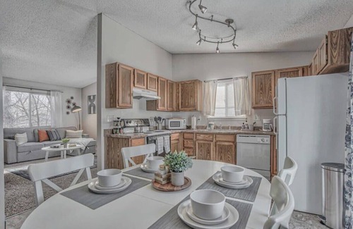 Broadmoor House | Delightful Home Amazing Location! Extended Stay