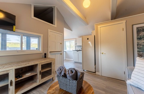 Alton Bay Cabin | Delightful Lake View Cabin in Alton Bay Now featuring Lake Access, AC/TV/WiFi