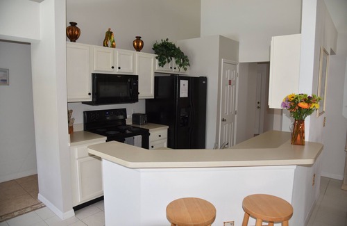 Lake Berkley Villa | Delightful modern 4 bed, 3 bath villa with private pool/spa and lake view.