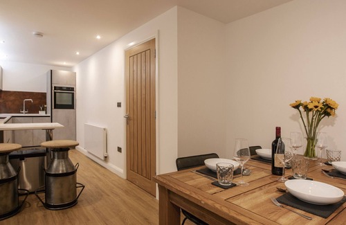 Swindon Apartment | Delightful Modern Apartment in Old Town Swindon