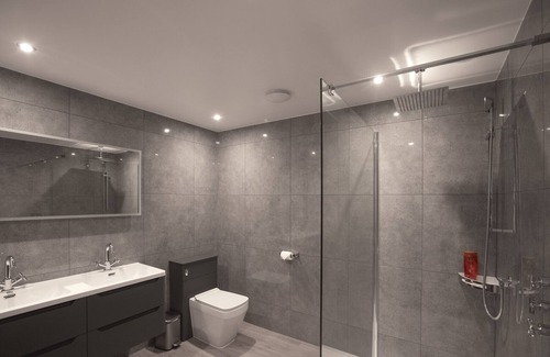 Swindon Apartment | Delightful Modern Apartment in Old Town Swindon