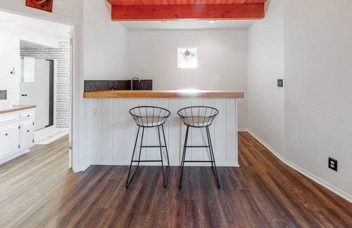 Lake Arrowhead House | Delightful mountain refuge with stunning views & furnished deck - dog-friendly