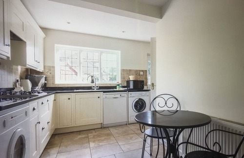 New Forest District Cottage | Delightful New Forest Cottage in Idyllic Village