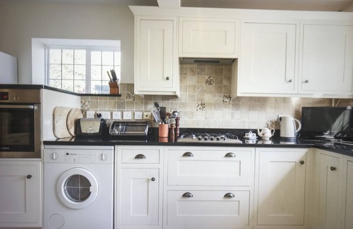 New Forest District Cottage | Delightful New Forest Cottage in Idyllic Village